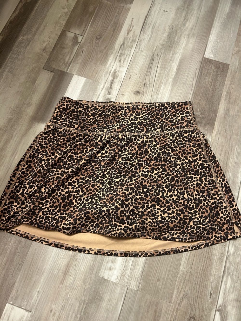 All in Motion leopard sports bra and tennis skirt size large - Picture 2 of 8